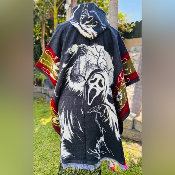 Ghost face adult size alpaca poncho, one size, unisex, handcrafted in Ecuador - Picture 5 of 5